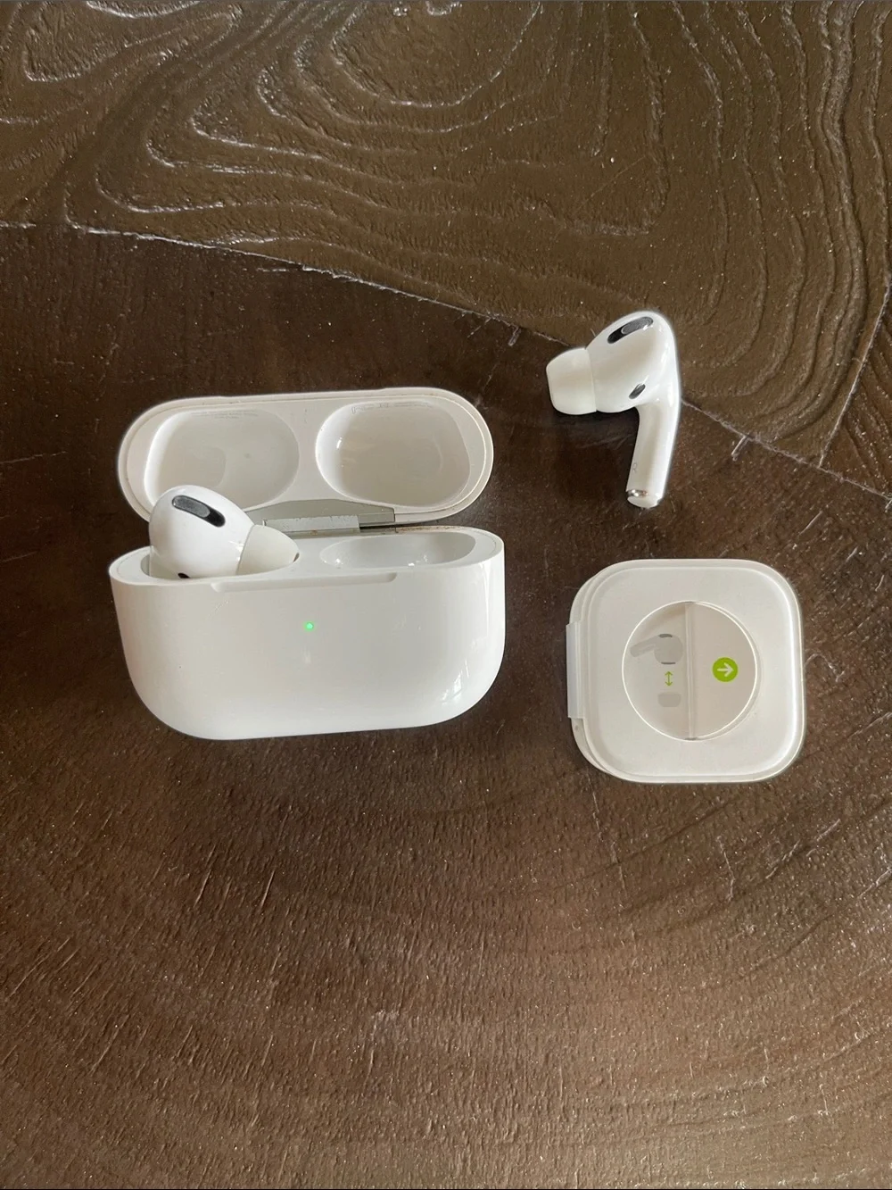 Apple wireless earbuds
